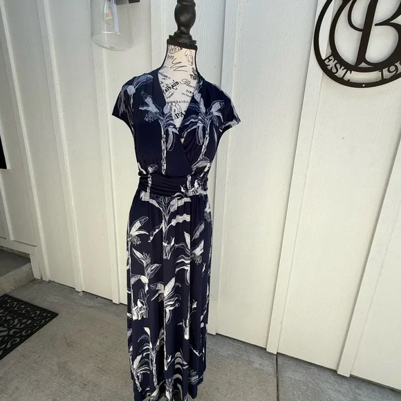 Soma Serenity Maxi Dress Navy Floral Print L Built-in Bra Cool Touch Pockets - Picture 1 of 15